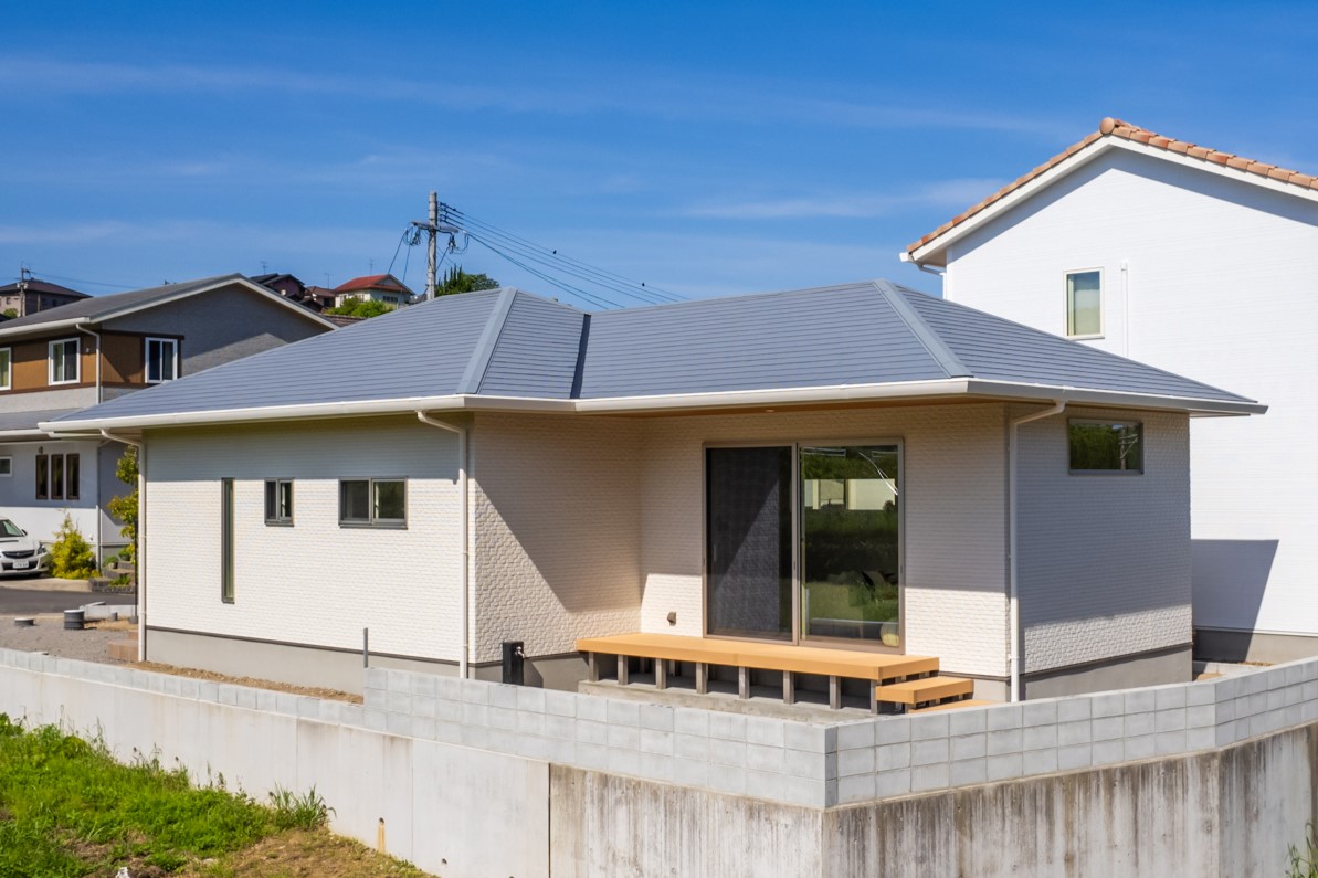 テラスから眺める自然豊かな景色も住まいの一部です