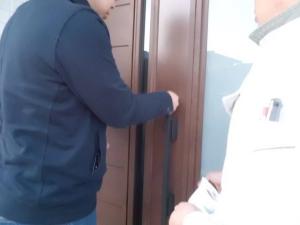 玄関の鍵の引渡しです。