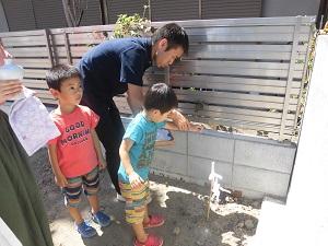 突風の中