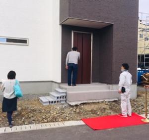 いい距離感でのｶｷﾞの交換を。