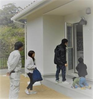 玄関はそっち--&#8252;ではありません。の図。