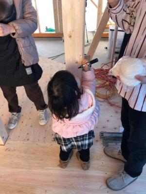 お餅まき。